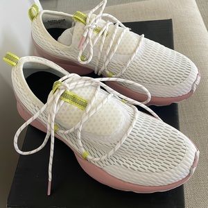 Sorel kinetic impact lace